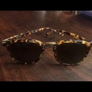 KREWE FRANKLIN. Sunglasses